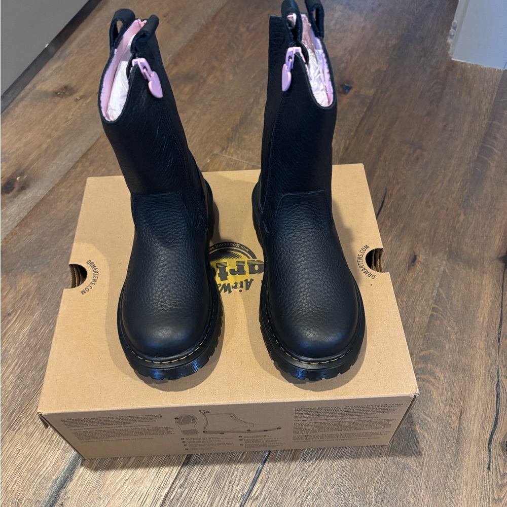 Doc Marten Black Leather Bex Heart Boots size 1 youth